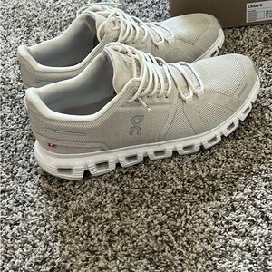 On Running Women's Cloud 6 Light Gray Athletic Shoes
